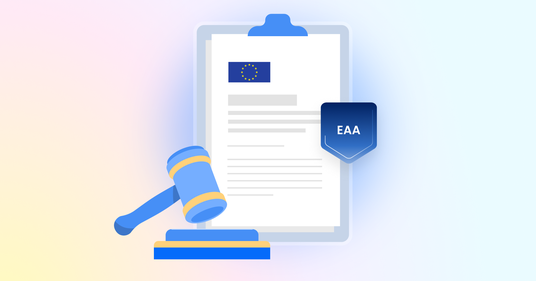 Illustratie van een juridisch document met de EU-vlag op een clipboard. Op de voorgrond staat een rechtershamer en rechts een blauw schild met de tekst “EAA”, als symbool voor de European Accessibility Act en wettelijke verplichtingen rondom digitale toegankelijkheid.