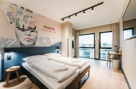 Hotel room of MEININGER Hotels in Krakow