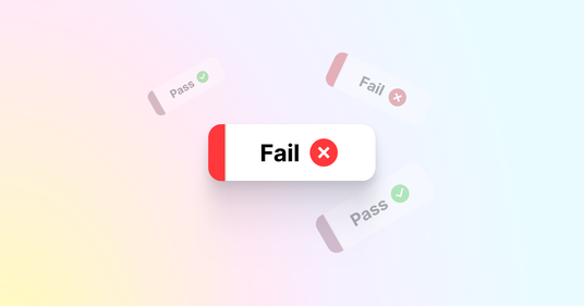 Illustratie met testresultaten: in het midden een groot label “Fail” met een rood kruis, daaromheen kleinere labels met “Pass” en groene vinkjes. De afbeelding visualiseert het testen en beoordelen van toegankelijkheids- of kwaliteitscriteria