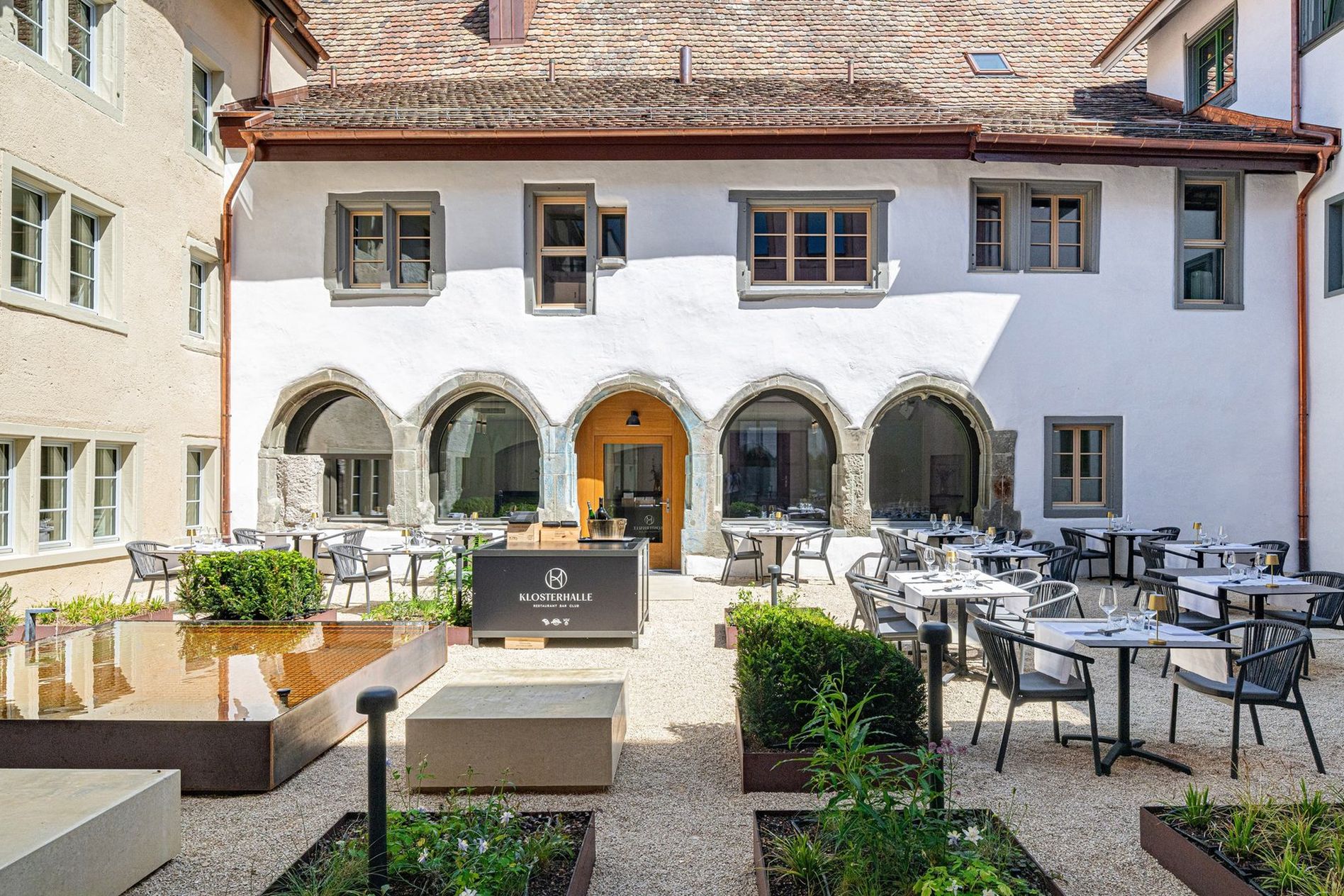 Groundview of the Klosterhalle courtyard