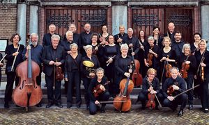 Ensemble Sequenza posing outside with their instruments