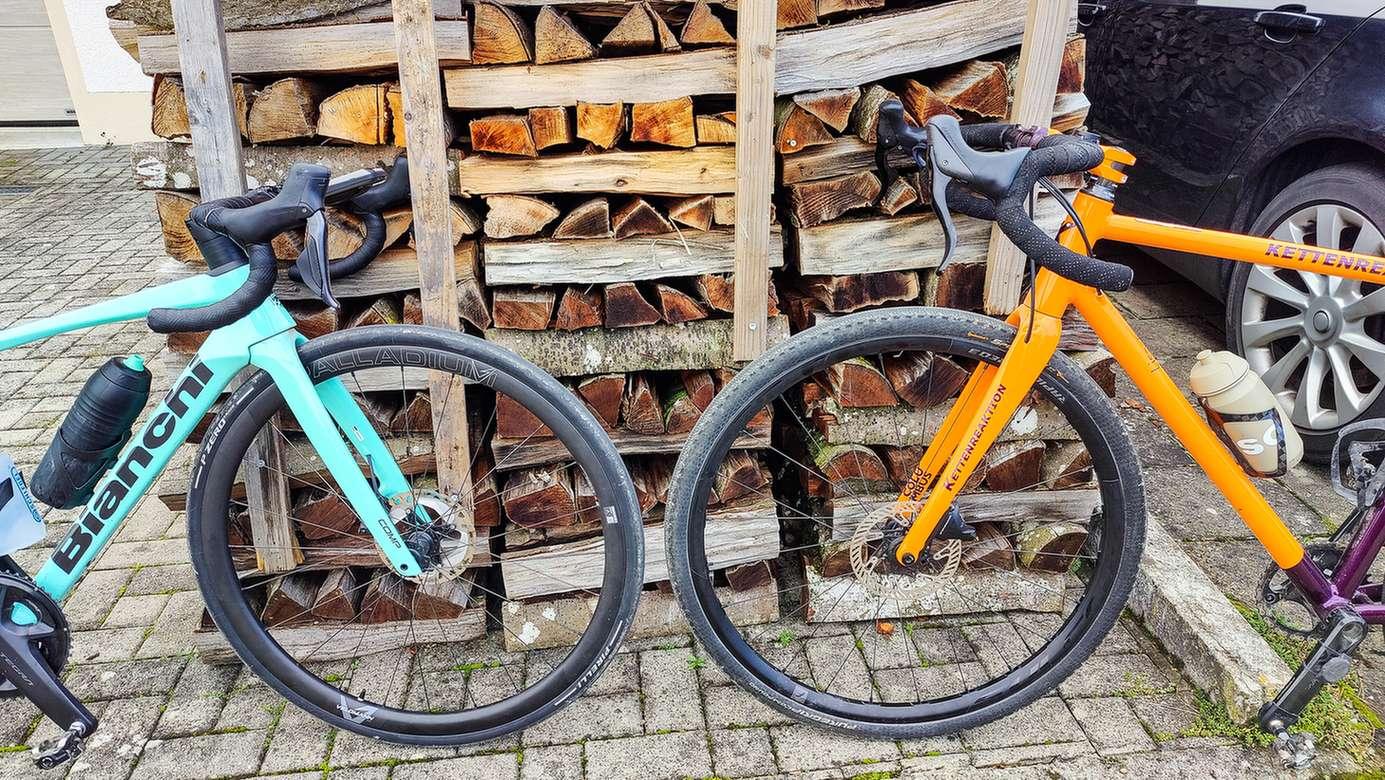 Rennrad und Gravelbike