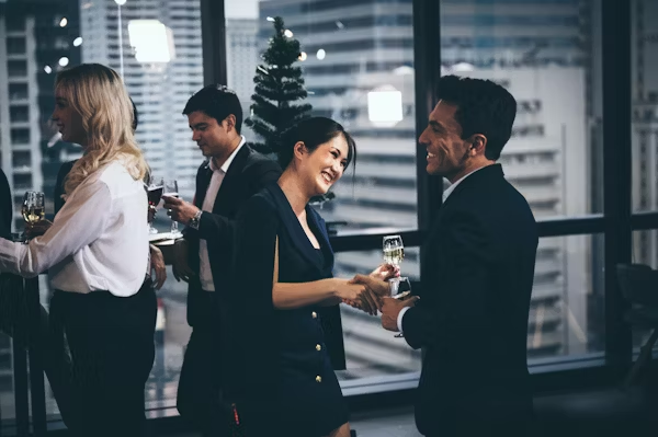 Break the ice at networking events with a KRUU photo booth. Boost engagement, foster connections & create branded keepsakes. A smart tool for event ROI.